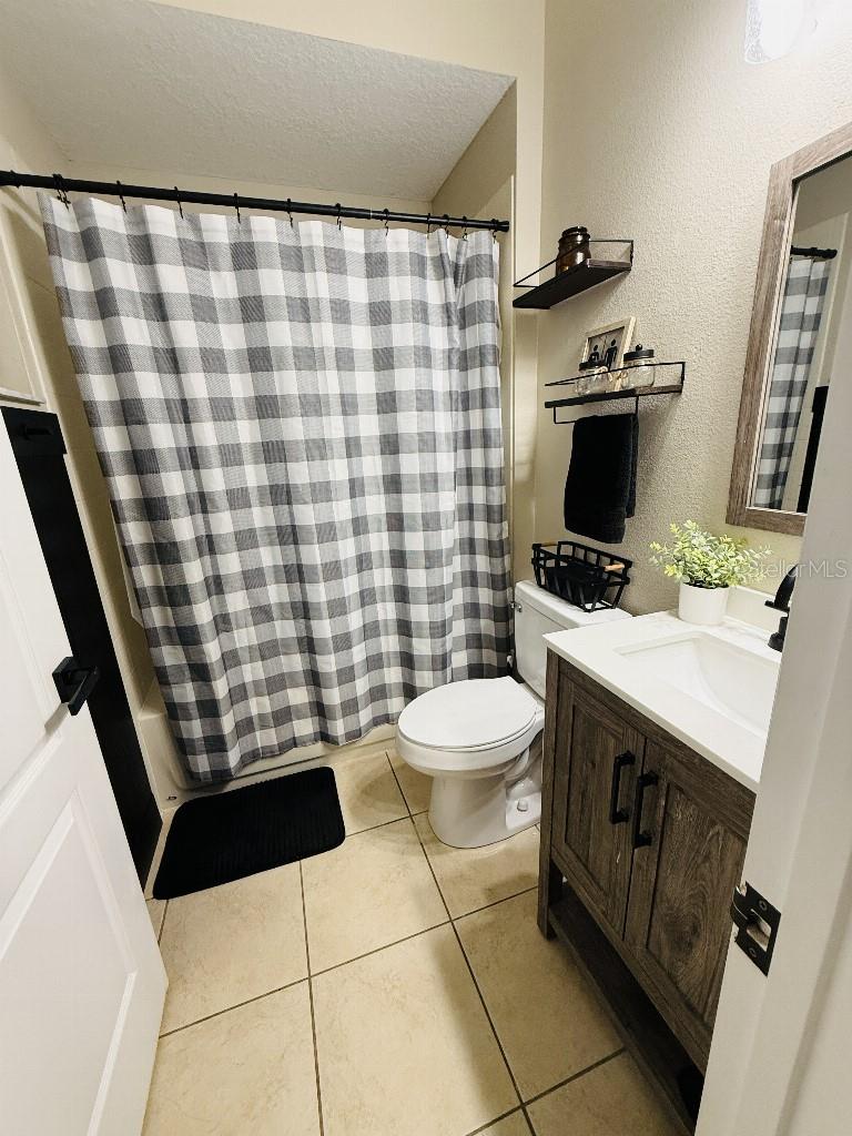 Image 8 of 40 For 4934 Oakway Drive