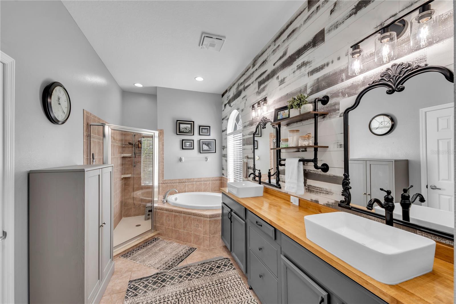 Image 29 of 73 For 1031 Emerald Hill Way