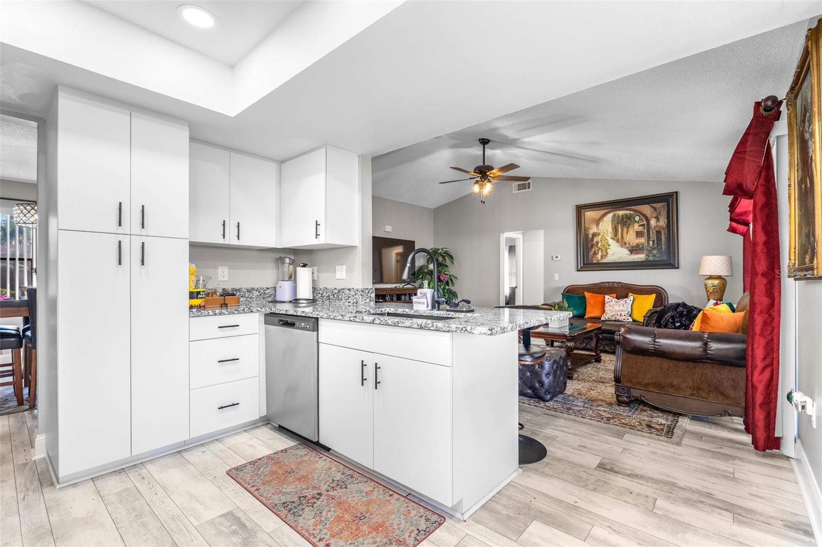 Image 17 of 49 For 7825 Glascow Drive