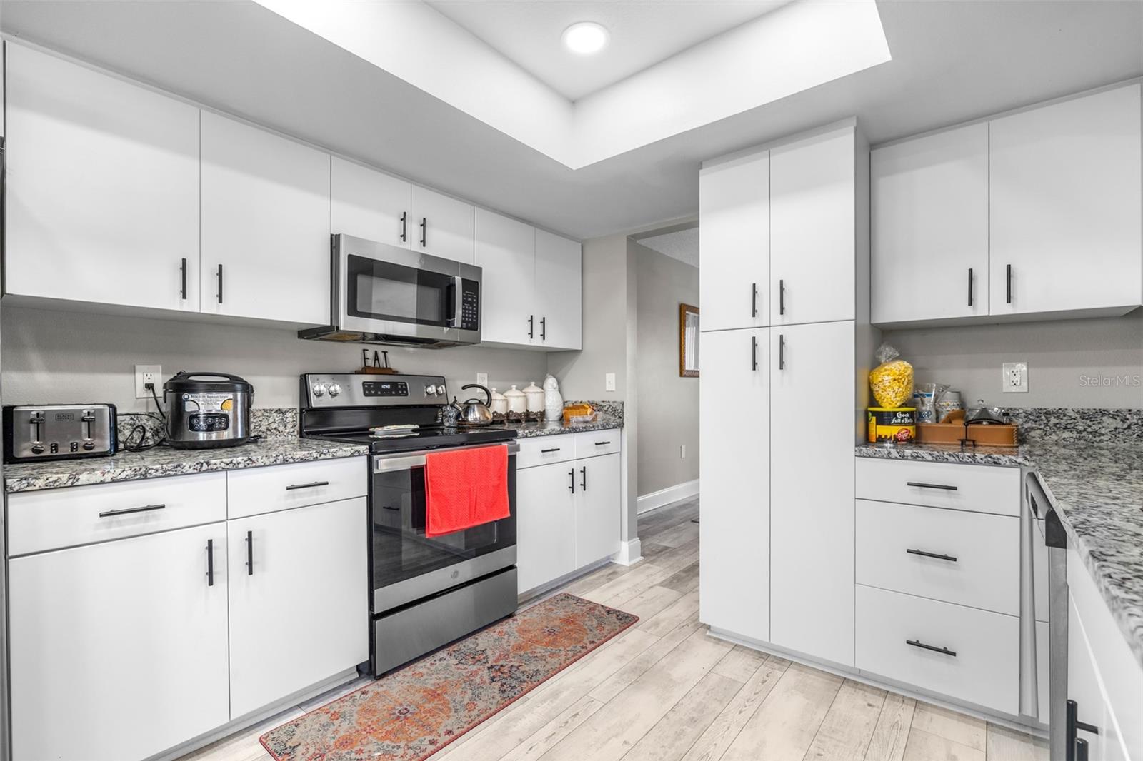 Image 18 of 49 For 7825 Glascow Drive