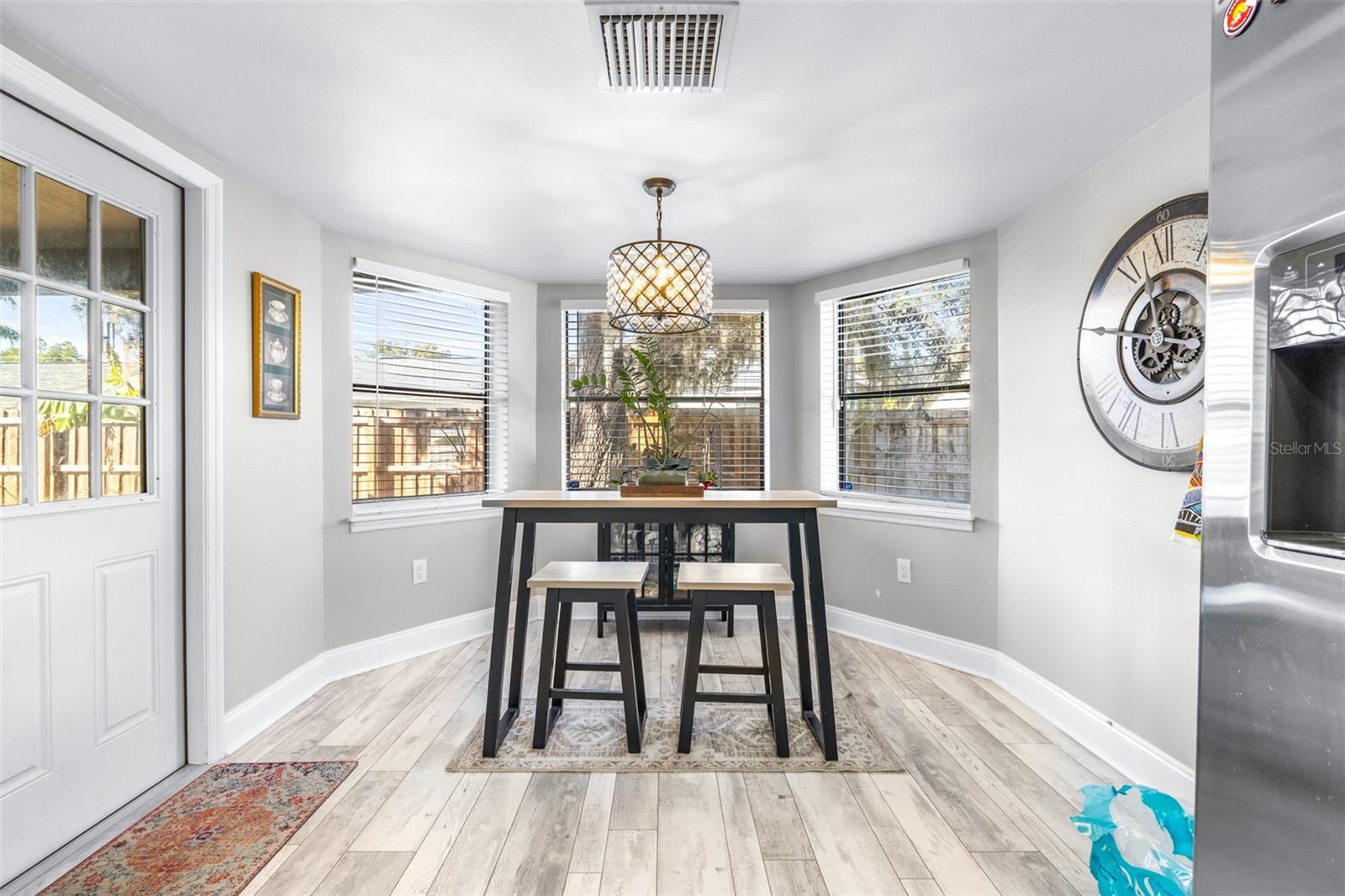 Image 20 of 49 For 7825 Glascow Drive