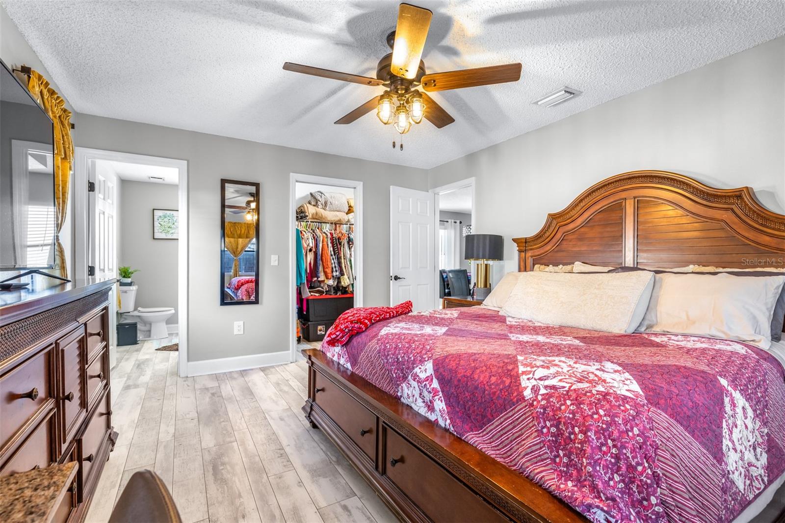 Image 24 of 49 For 7825 Glascow Drive