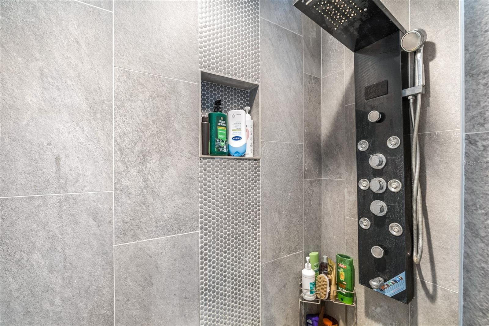 Image 27 of 49 For 7825 Glascow Drive