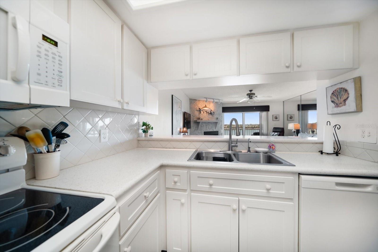 Image 16 of 39 For 9815 Harrell Avenue 503