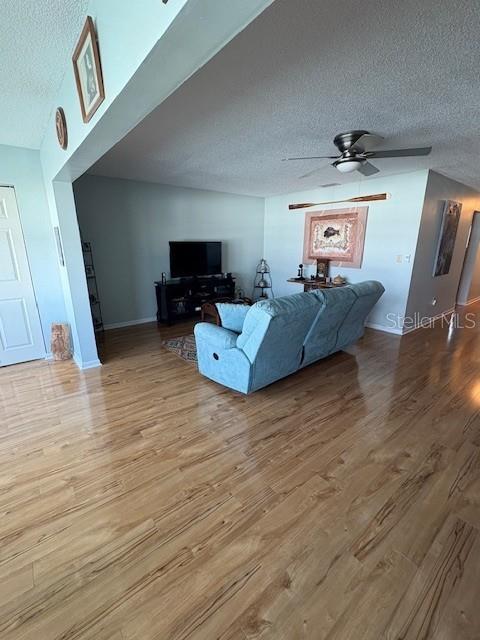 Image 11 of 19 For 6025 Shore Boulevard S 610