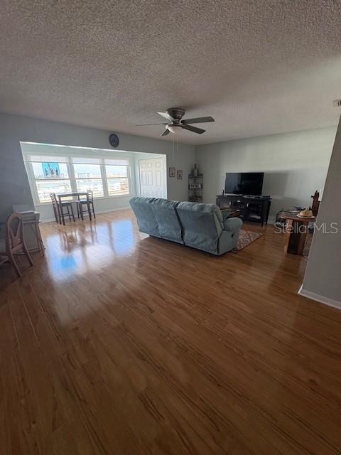 Image 9 of 19 For 6025 Shore Boulevard S 610