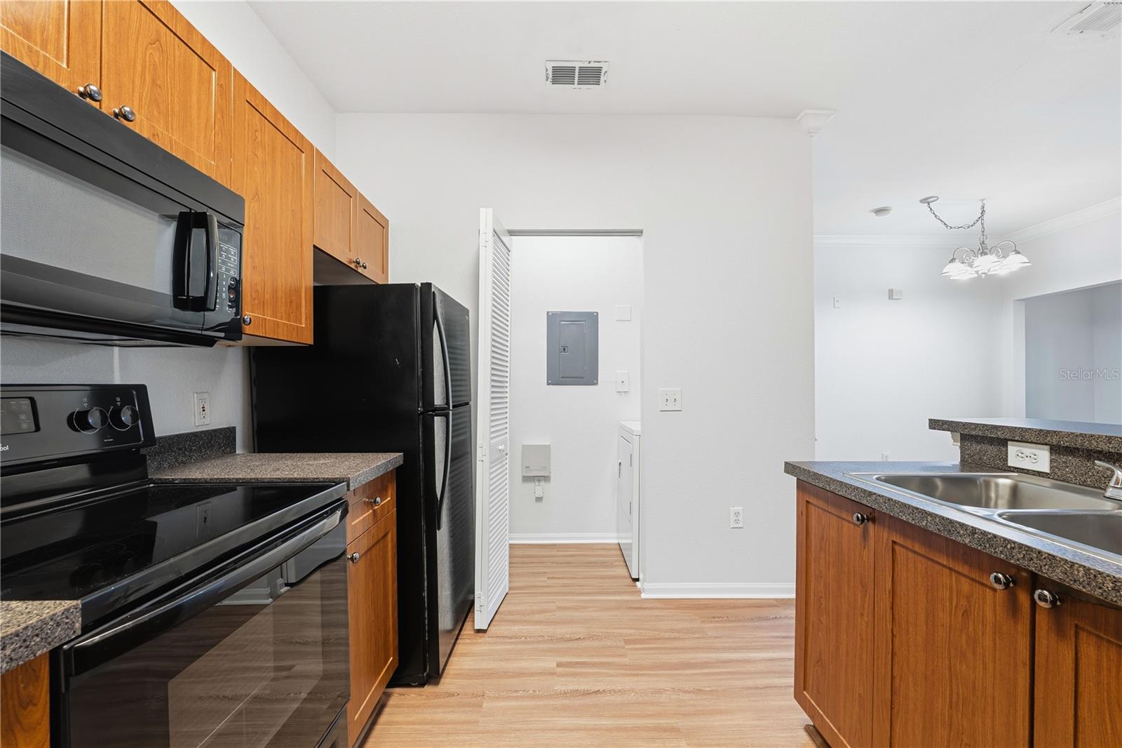 Image 7 of 19 For 2171 Portofino Place 7-2723