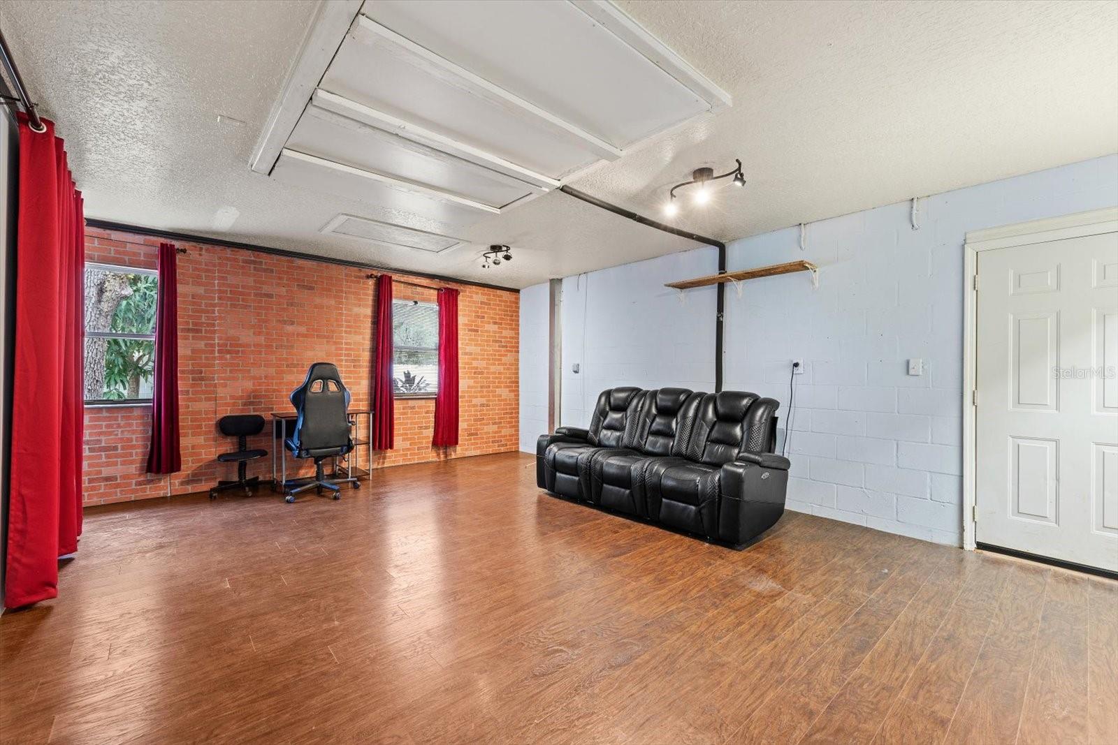 Image 16 of 44 For 12022 Bethwood Avenue