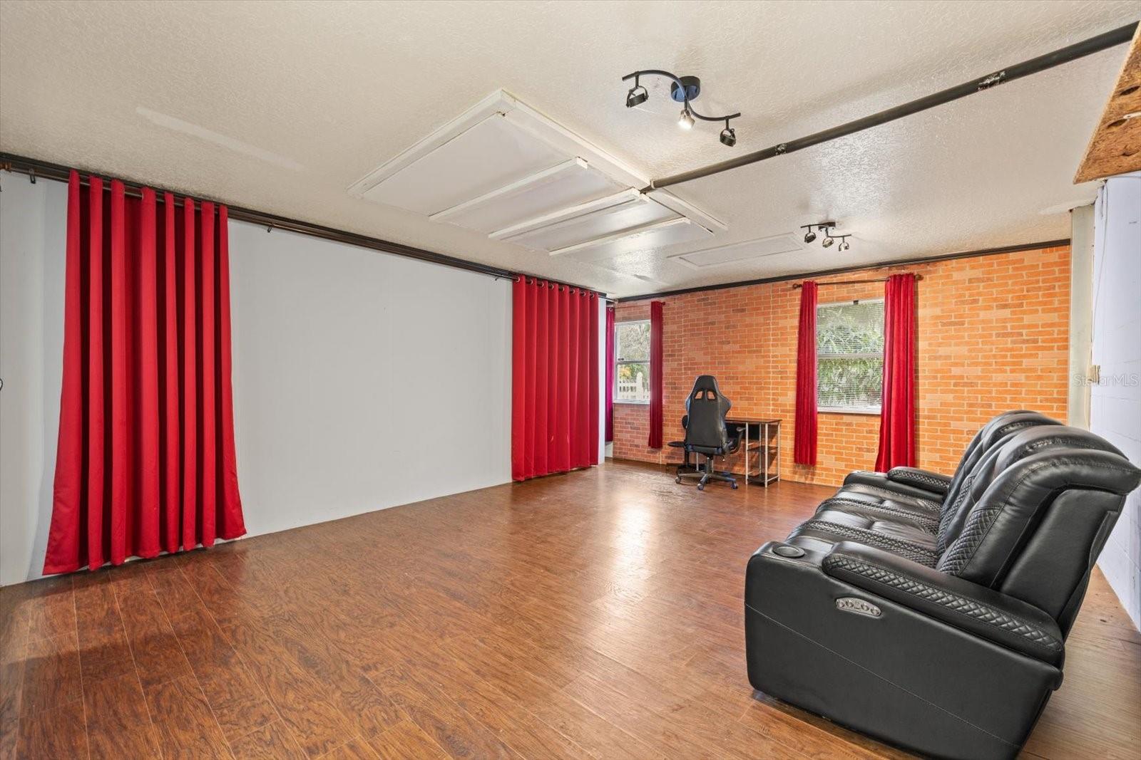 Image 17 of 44 For 12022 Bethwood Avenue