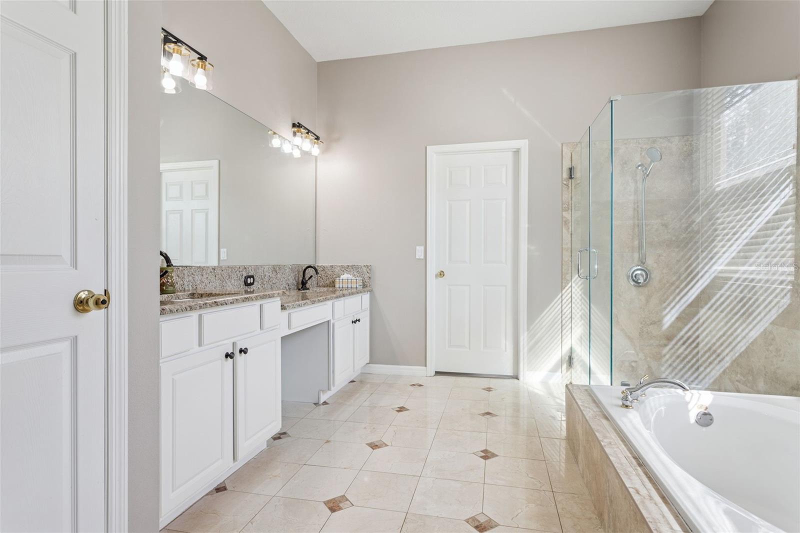 Image 21 of 25 For 5206 Reflections Boulevard