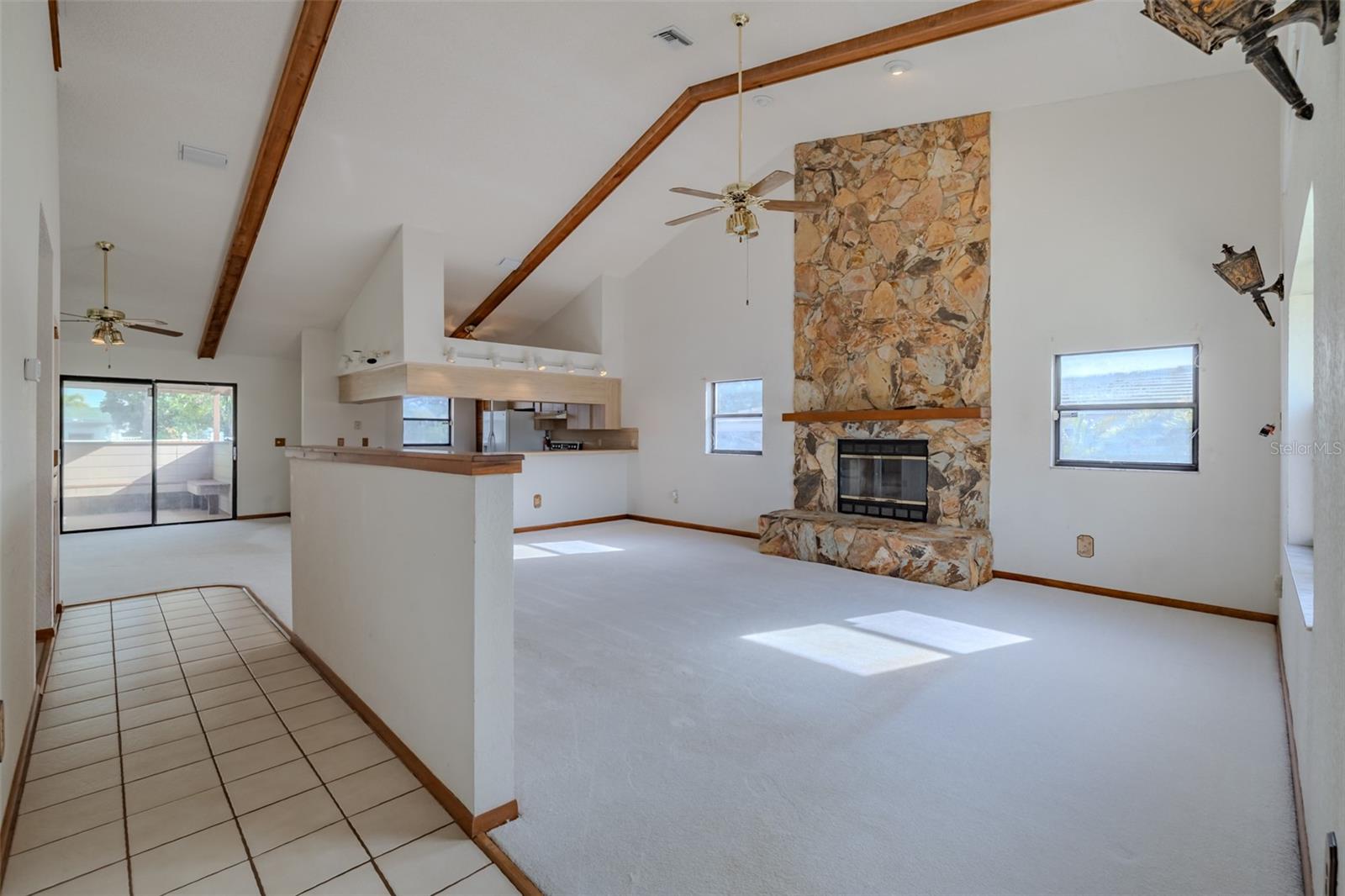 Listing photo id 1 for 337 7th Avenue N