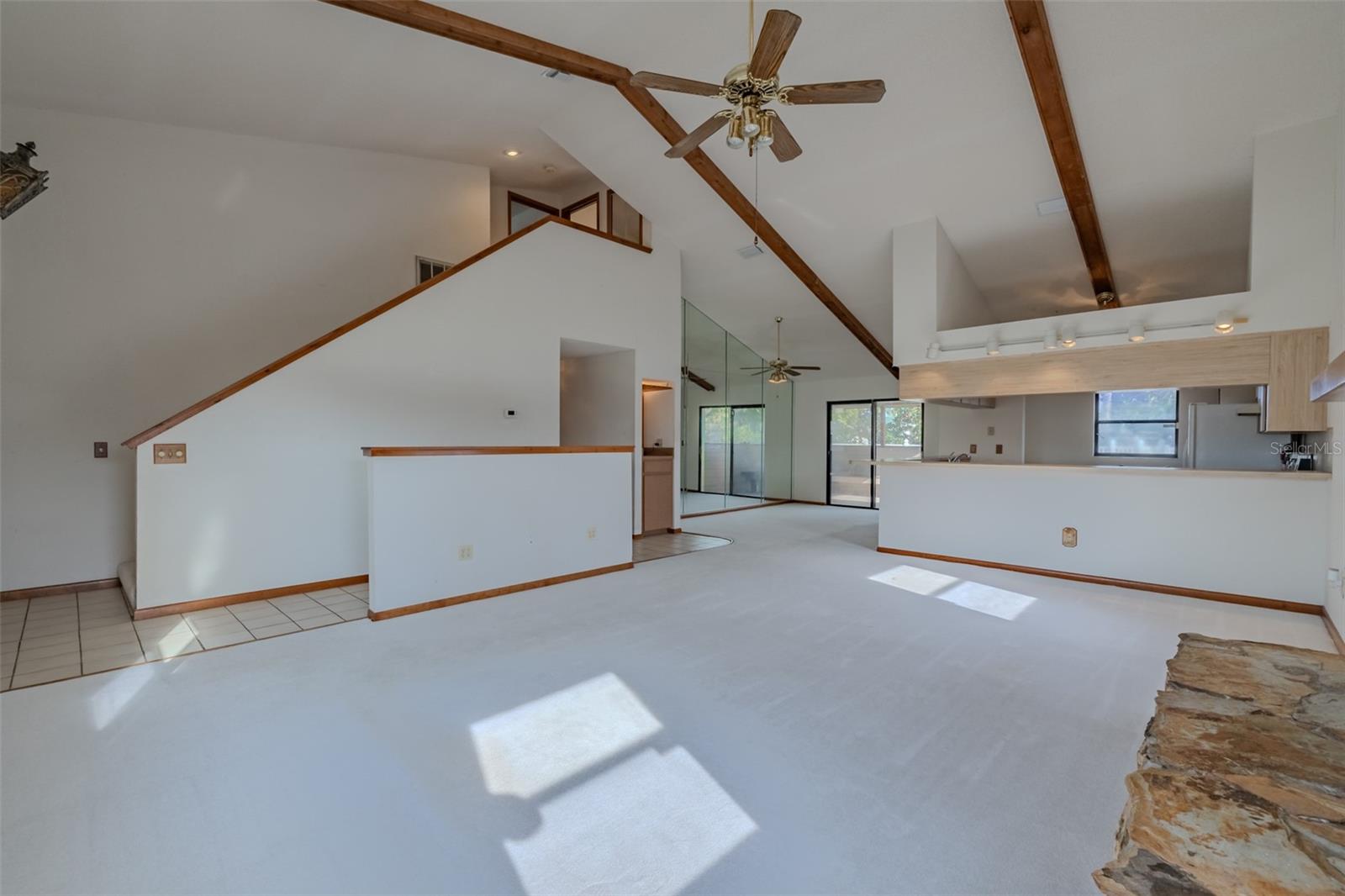 Listing photo id 2 for 337 7th Avenue N