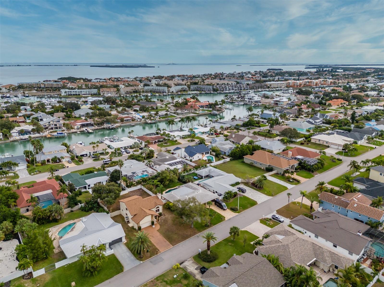 Listing photo id 41 for 337 7th Avenue N