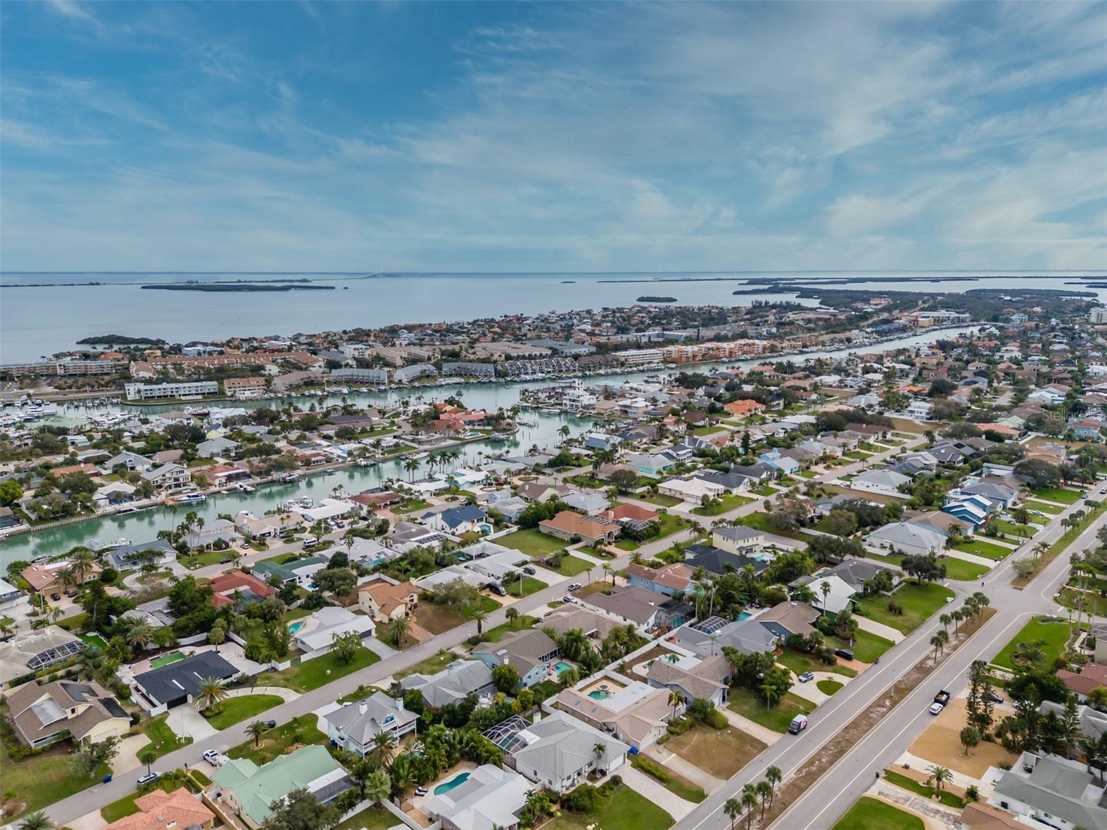 Listing photo id 49 for 337 7th Avenue N