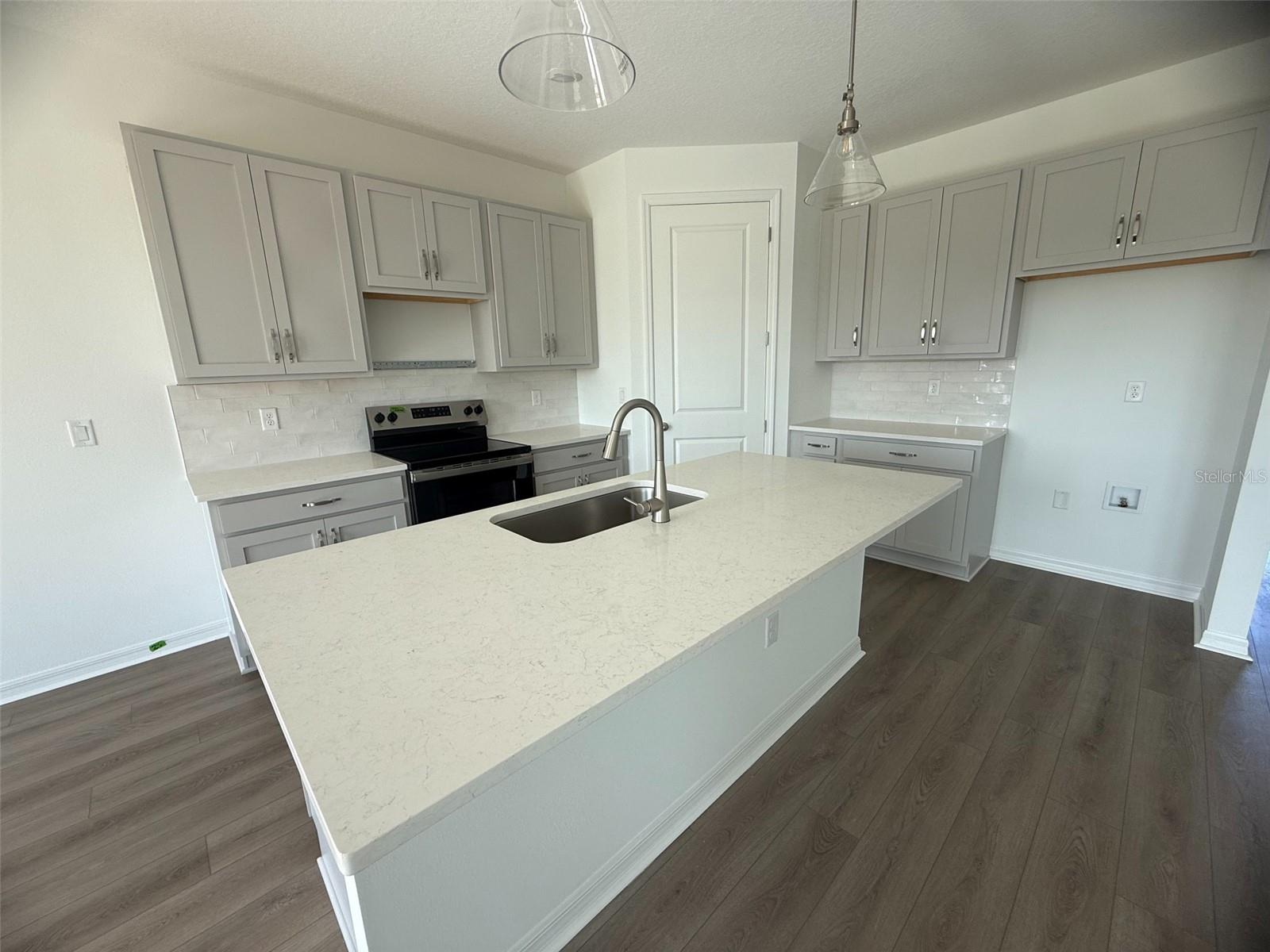 Image 11 of 48 For 5243 Painted Bamboo Street