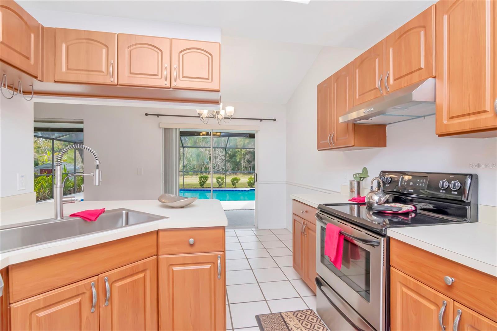 Image 12 of 27 For 24195 Landing Drive