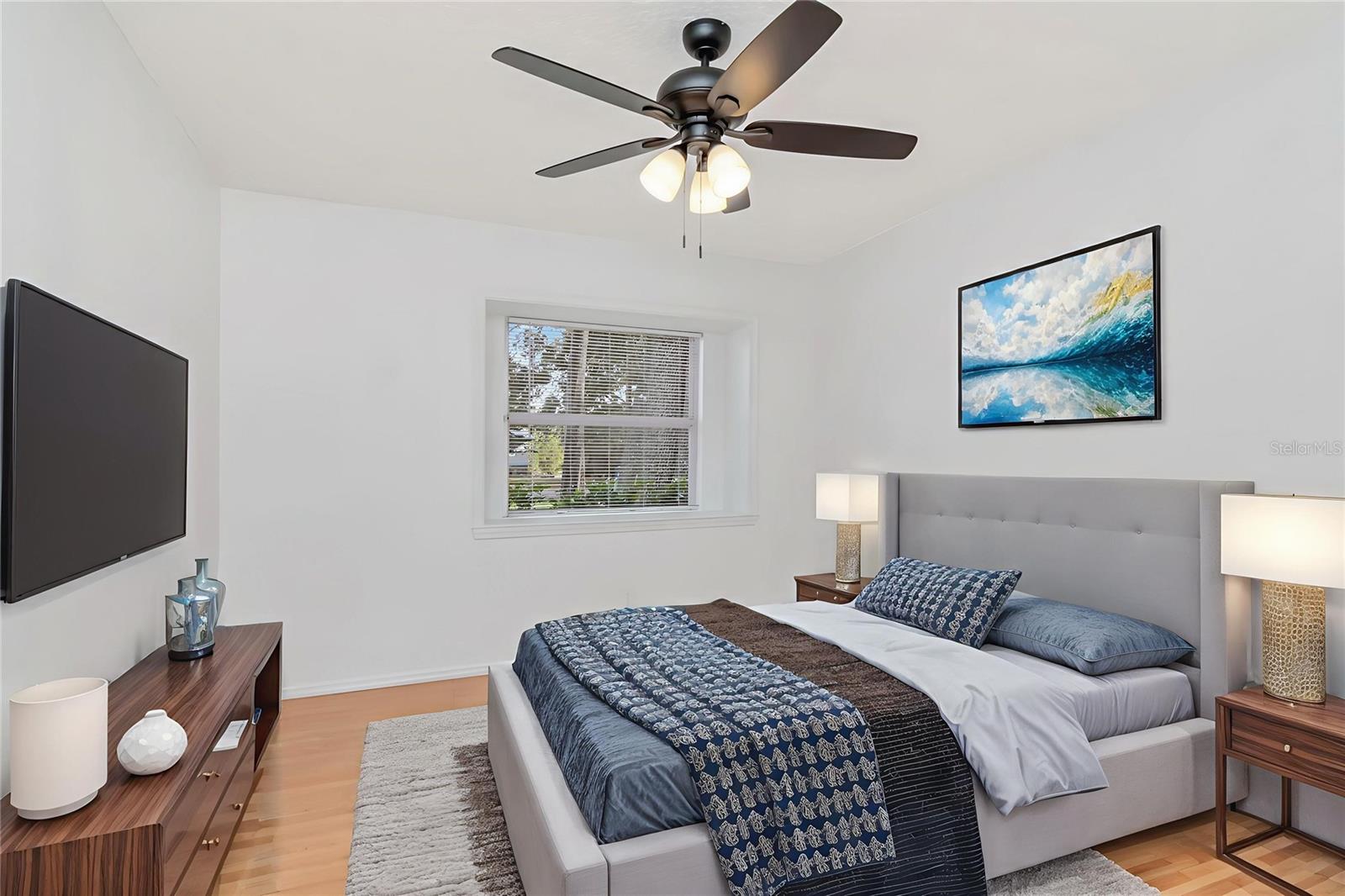 Image 15 of 27 For 24195 Landing Drive