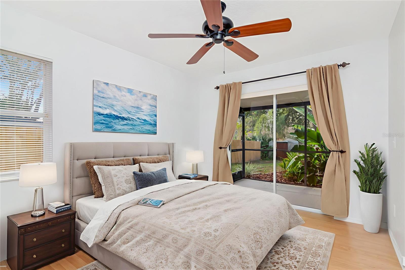 Image 16 of 27 For 24195 Landing Drive