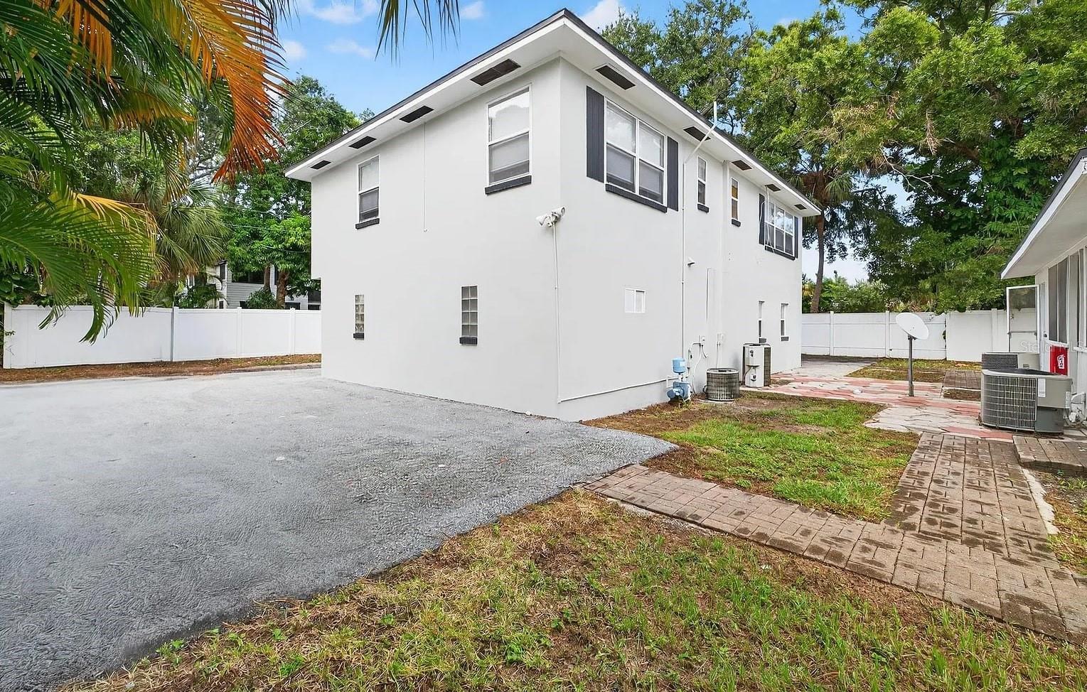 Image 15 of 18 For 5517 Gulfport Boulevard S 5519-2