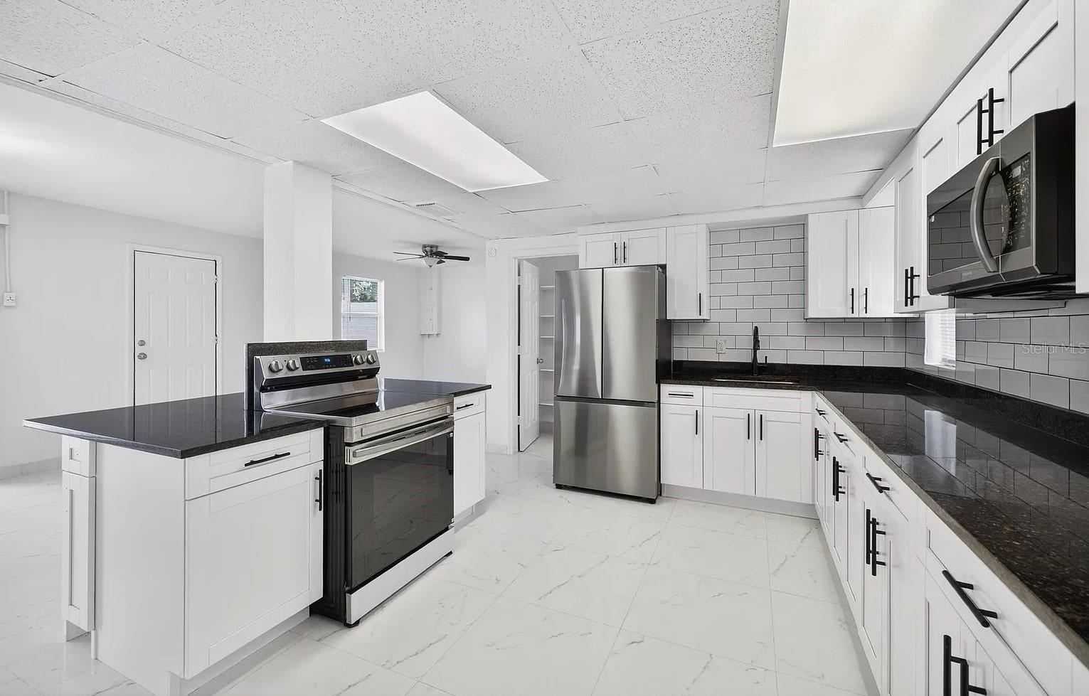 Image 4 of 18 For 5517 Gulfport Boulevard S 5519-2