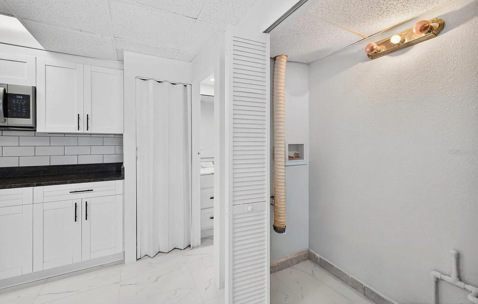 Image 9 of 18 For 5517 Gulfport Boulevard S 5519-2