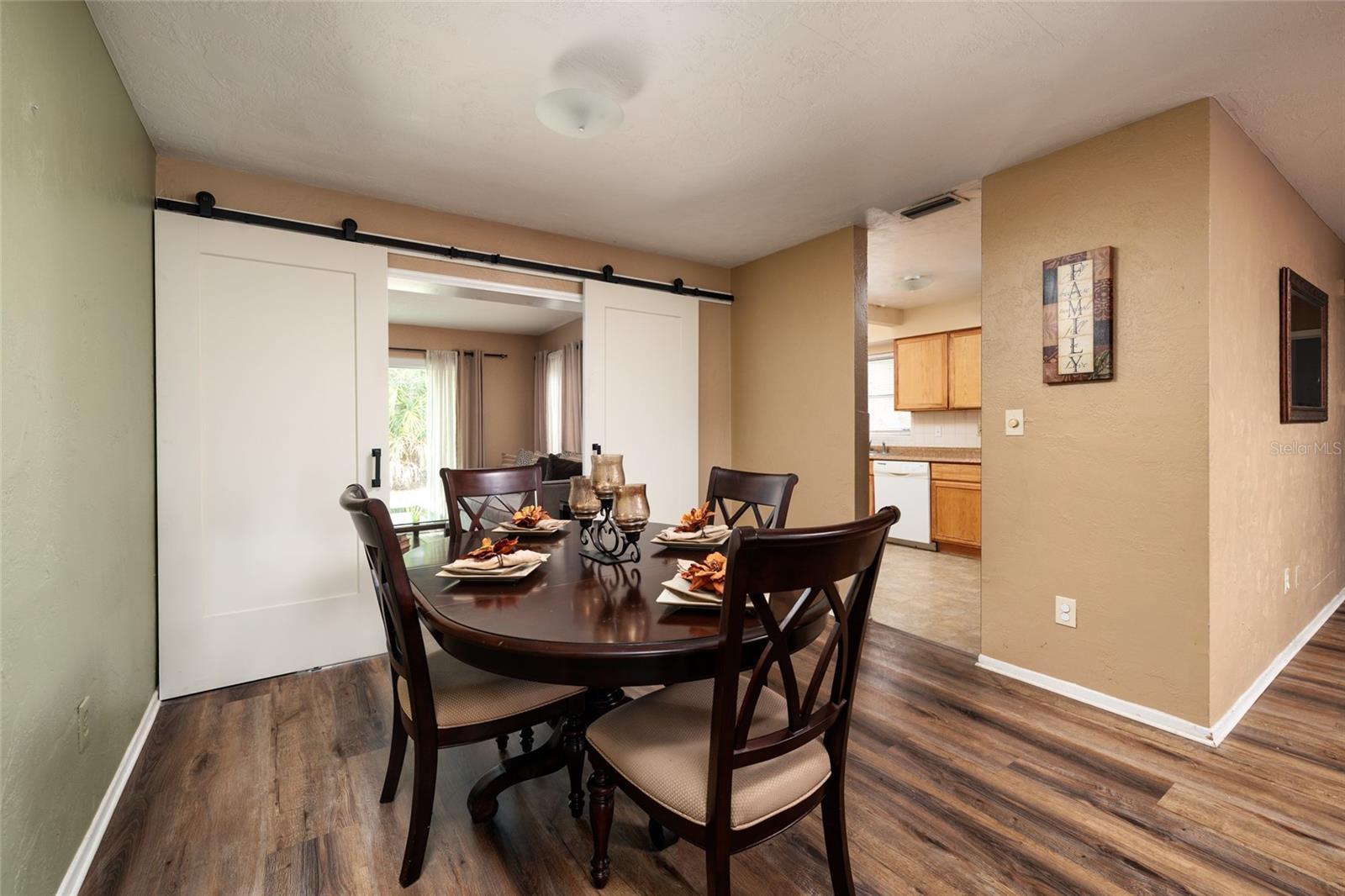 Listing photo id 8 for 2091 62nd Place S