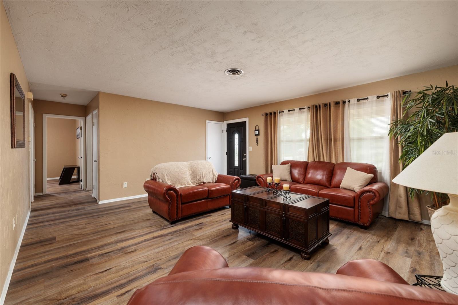 Listing photo id 9 for 2091 62nd Place S