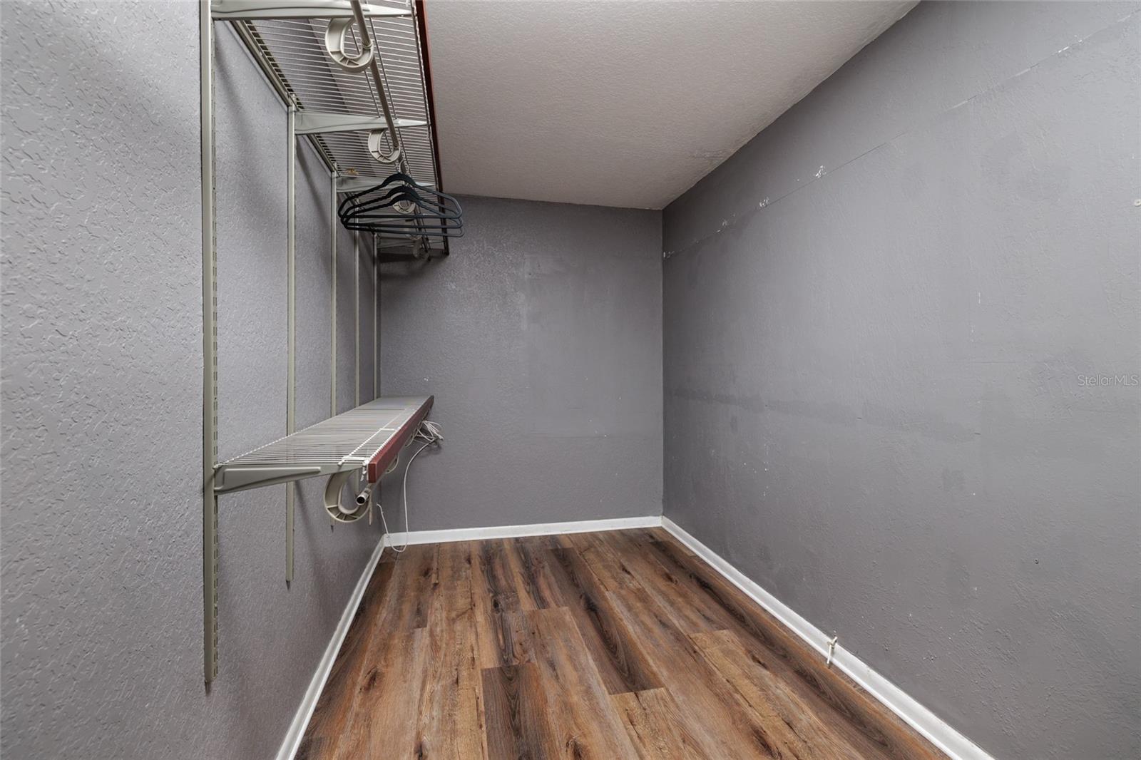 Listing photo id 12 for 2091 62nd Place S