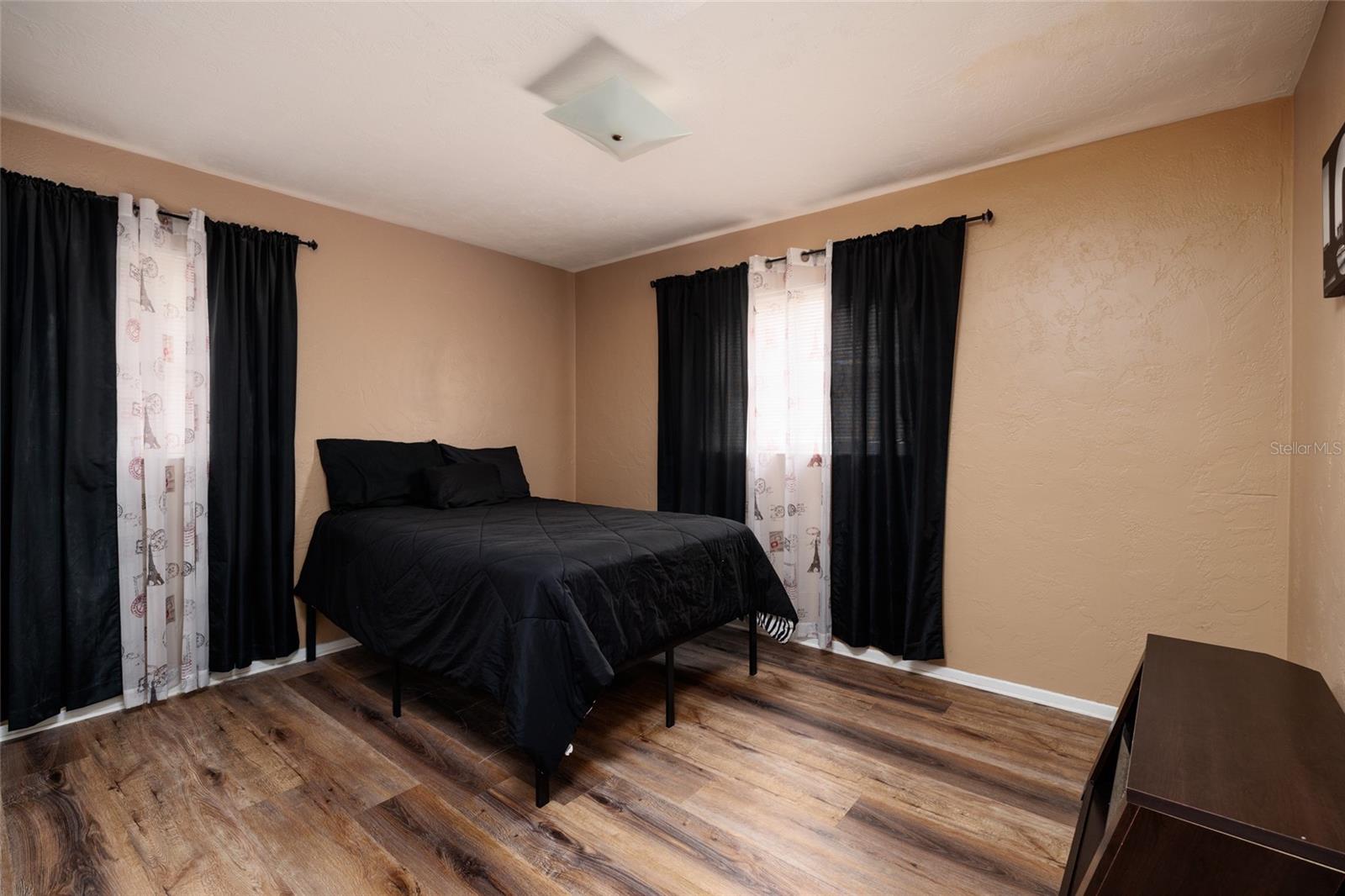 Listing photo id 18 for 2091 62nd Place S