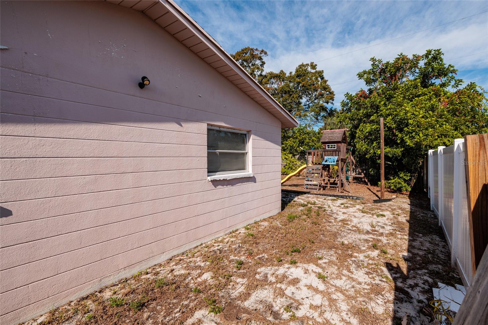 Listing photo id 27 for 2091 62nd Place S