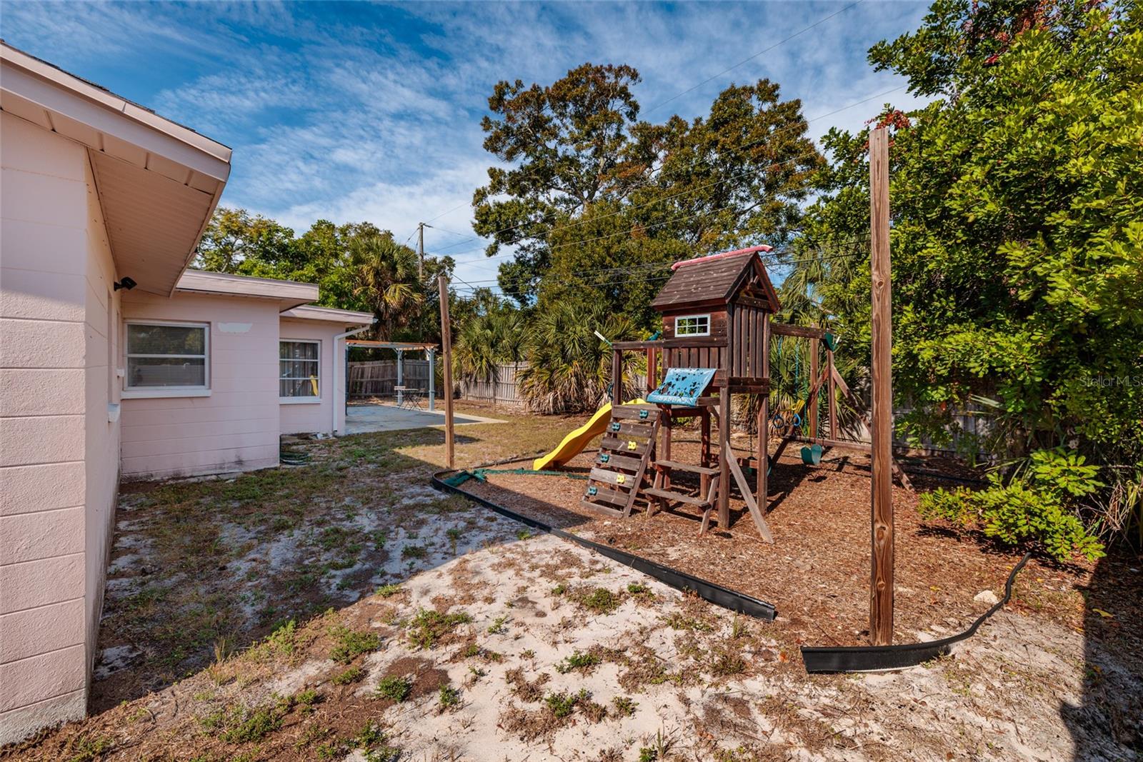 Listing photo id 28 for 2091 62nd Place S