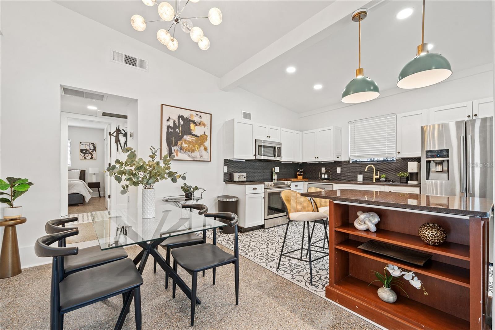 Image 12 of 57 For 308 Hollywood Street