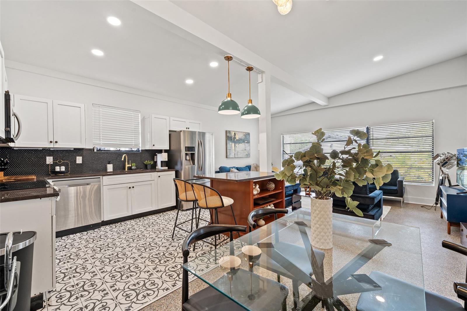 Image 13 of 57 For 308 Hollywood Street