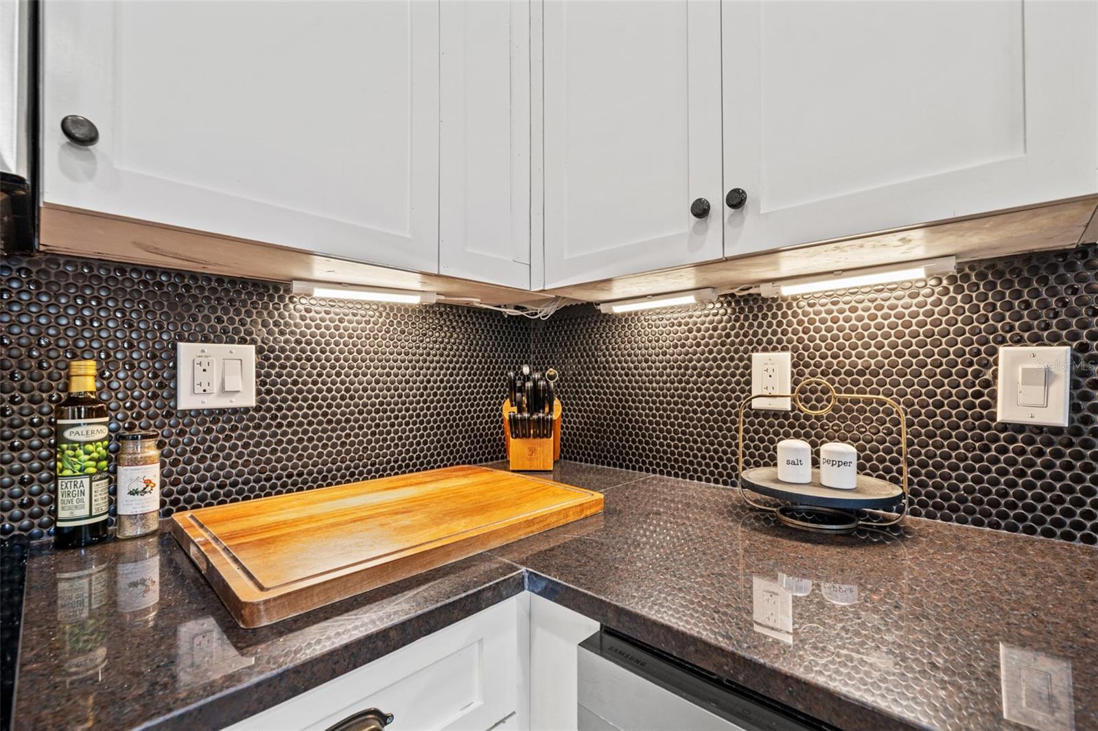 Image 17 of 57 For 308 Hollywood Street