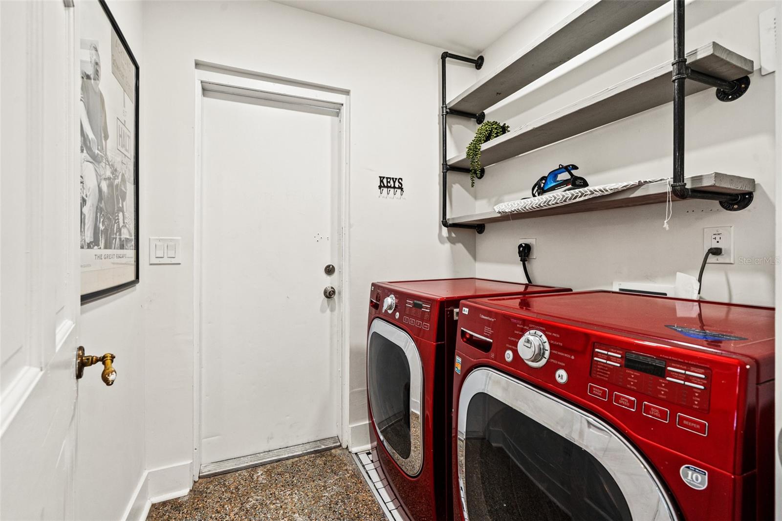 Image 20 of 57 For 308 Hollywood Street