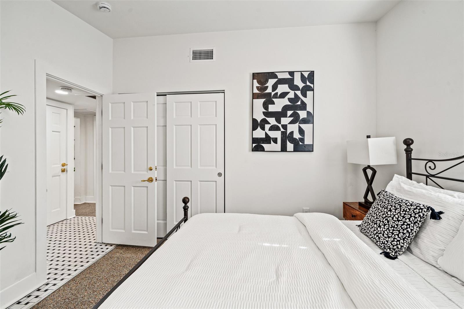 Image 22 of 57 For 308 Hollywood Street