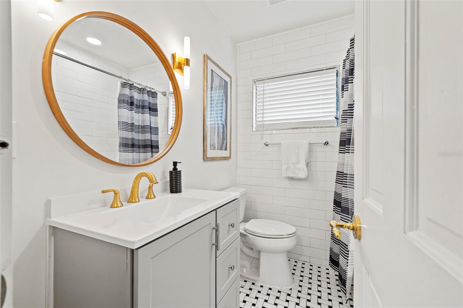 Image 26 of 57 For 308 Hollywood Street