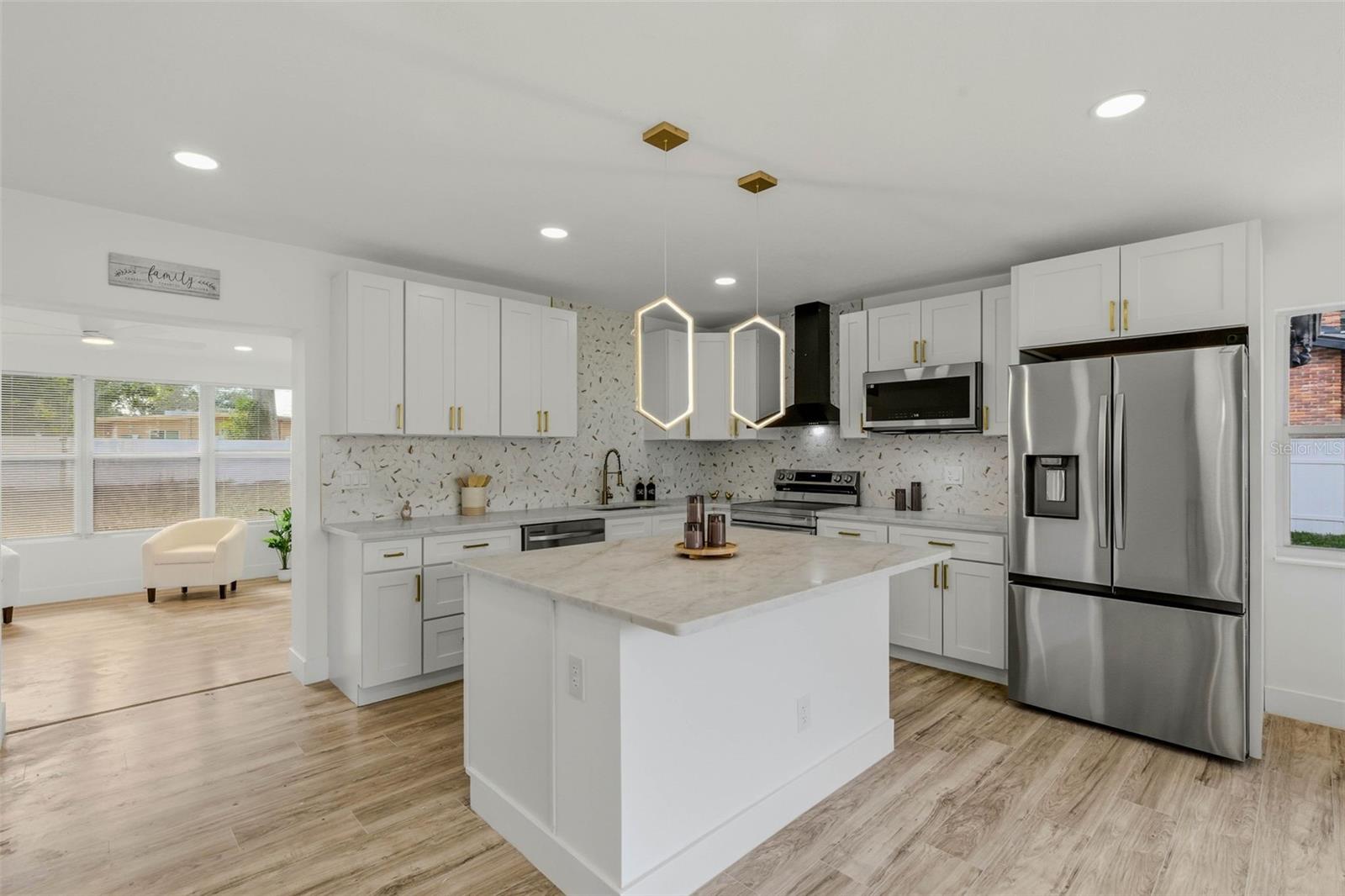 Image 16 of 60 For 524 50th Avenue S