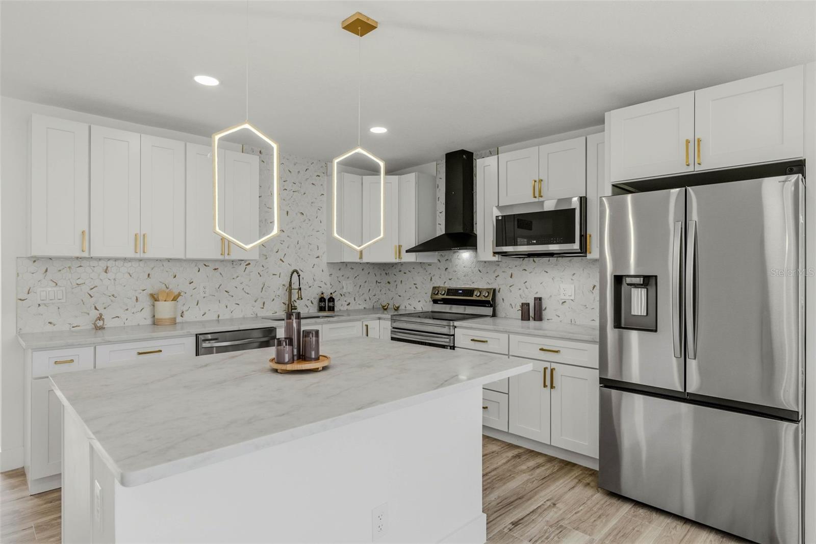 Image 20 of 60 For 524 50th Avenue S