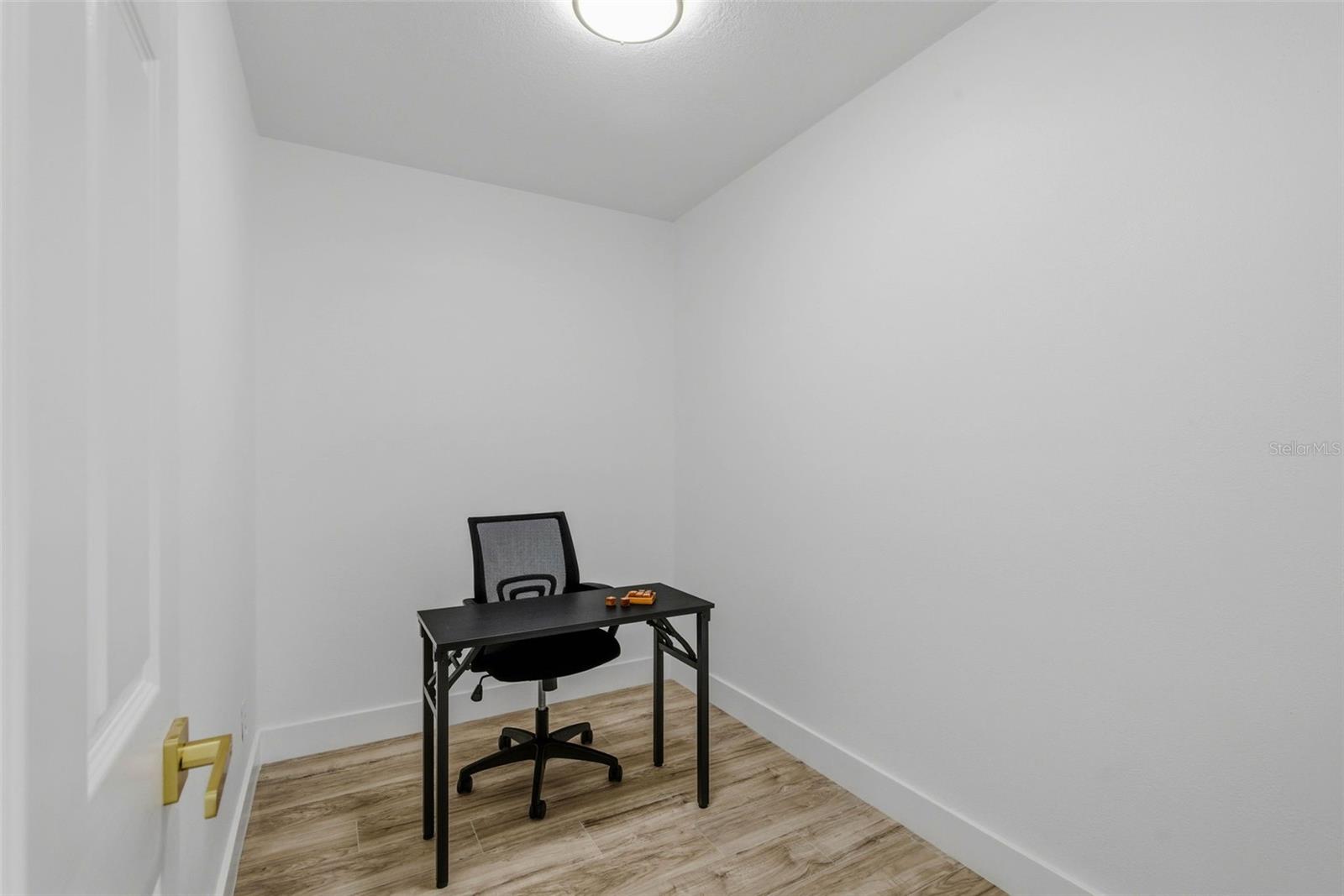 Image 21 of 60 For 524 50th Avenue S