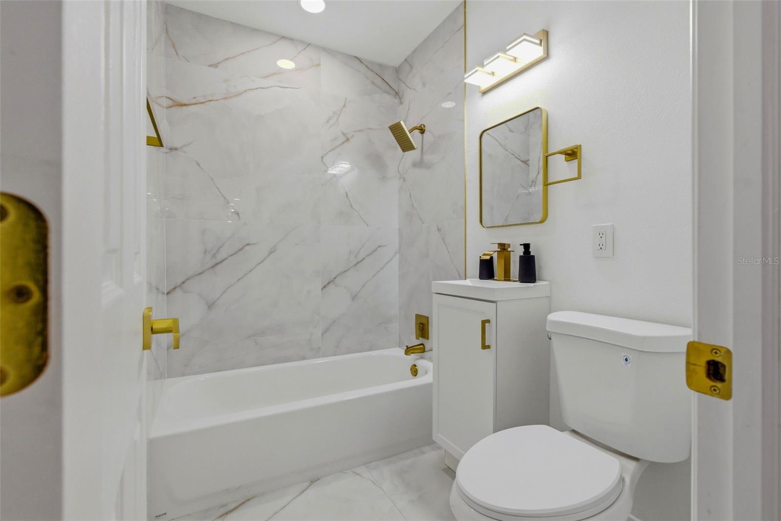 Image 24 of 60 For 524 50th Avenue S