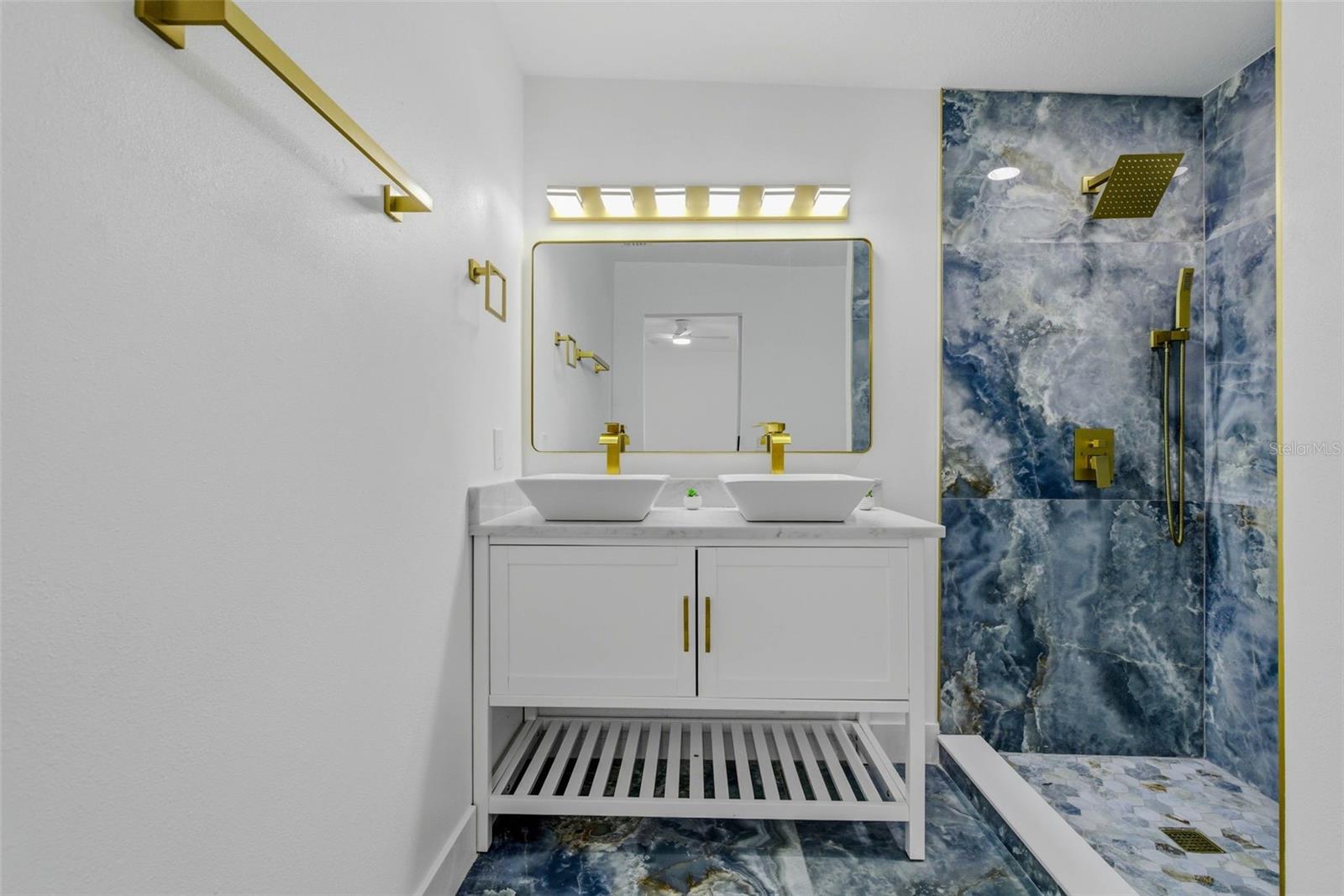 Image 34 of 60 For 524 50th Avenue S