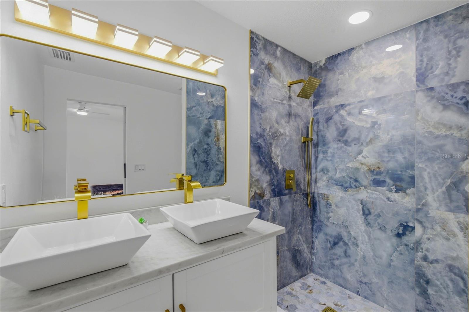 Image 36 of 60 For 524 50th Avenue S