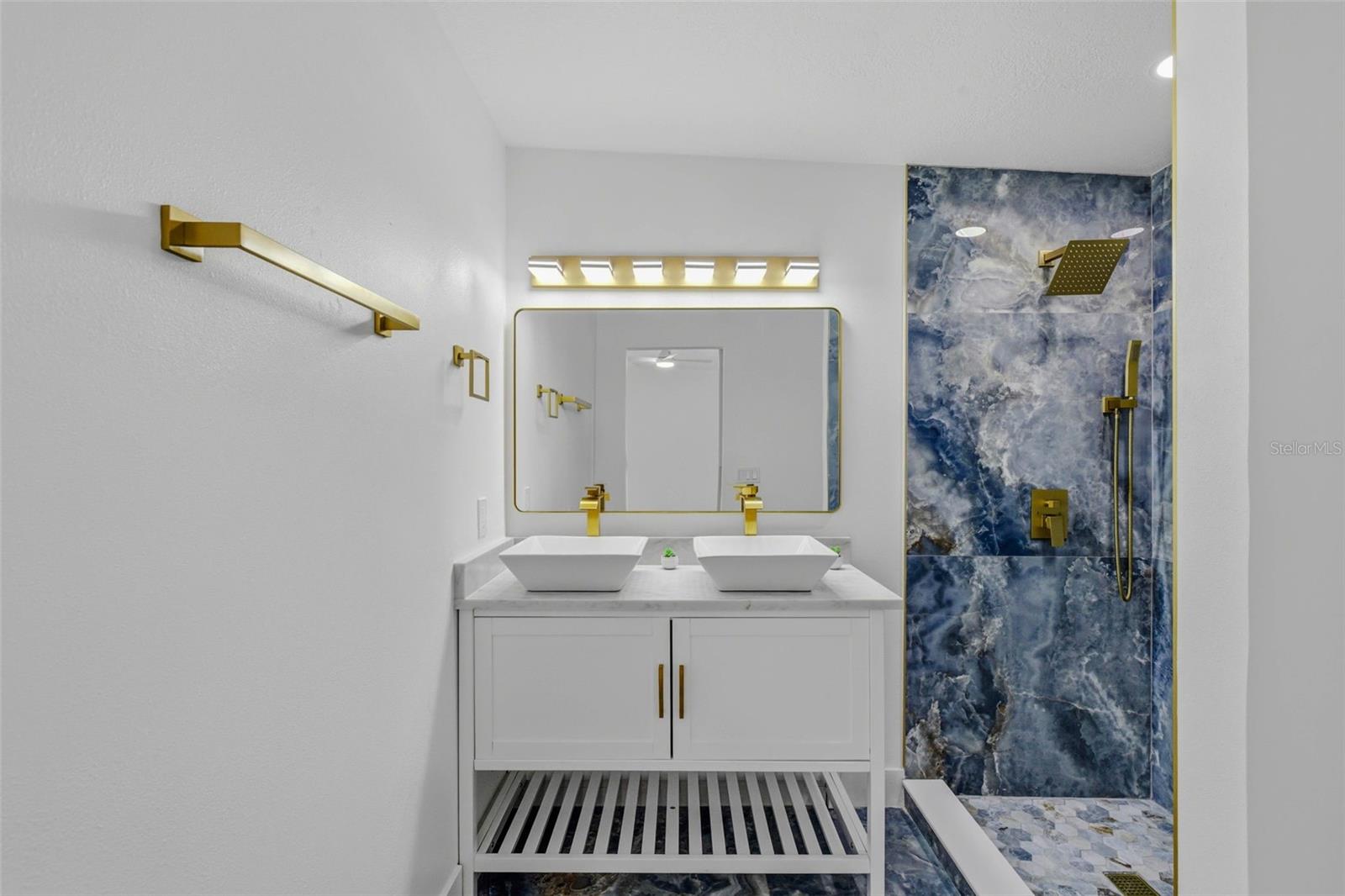 Image 37 of 60 For 524 50th Avenue S