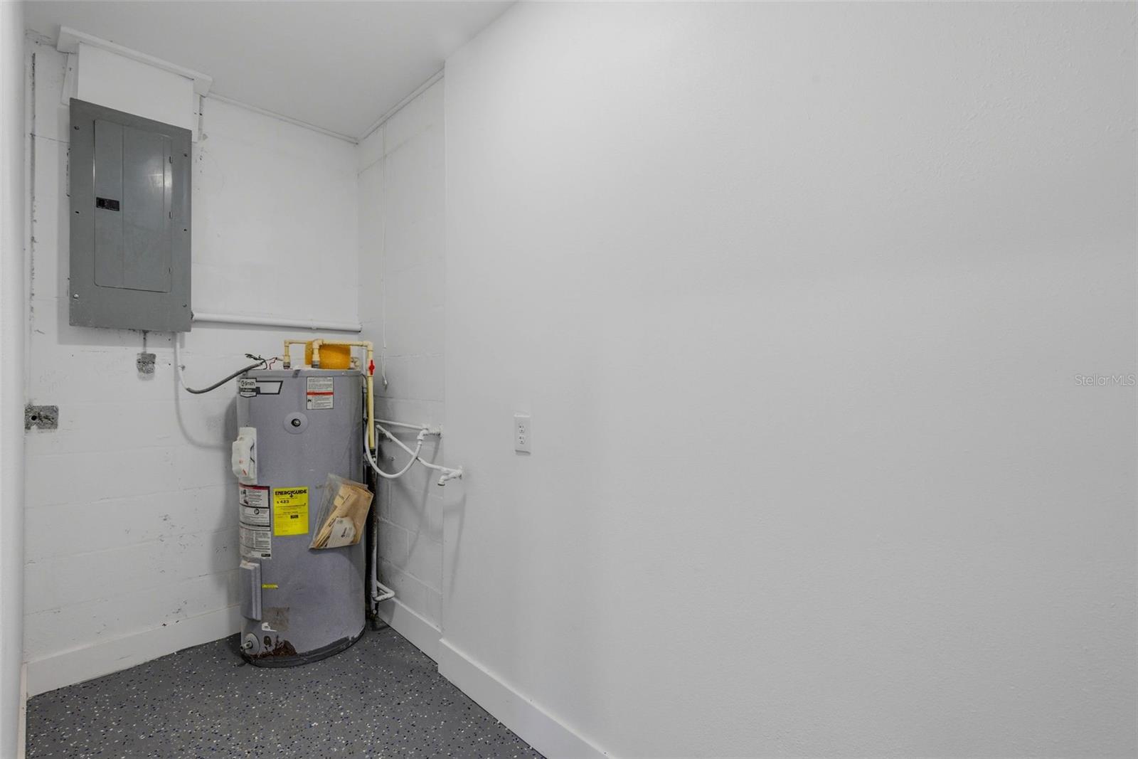 Image 41 of 60 For 524 50th Avenue S