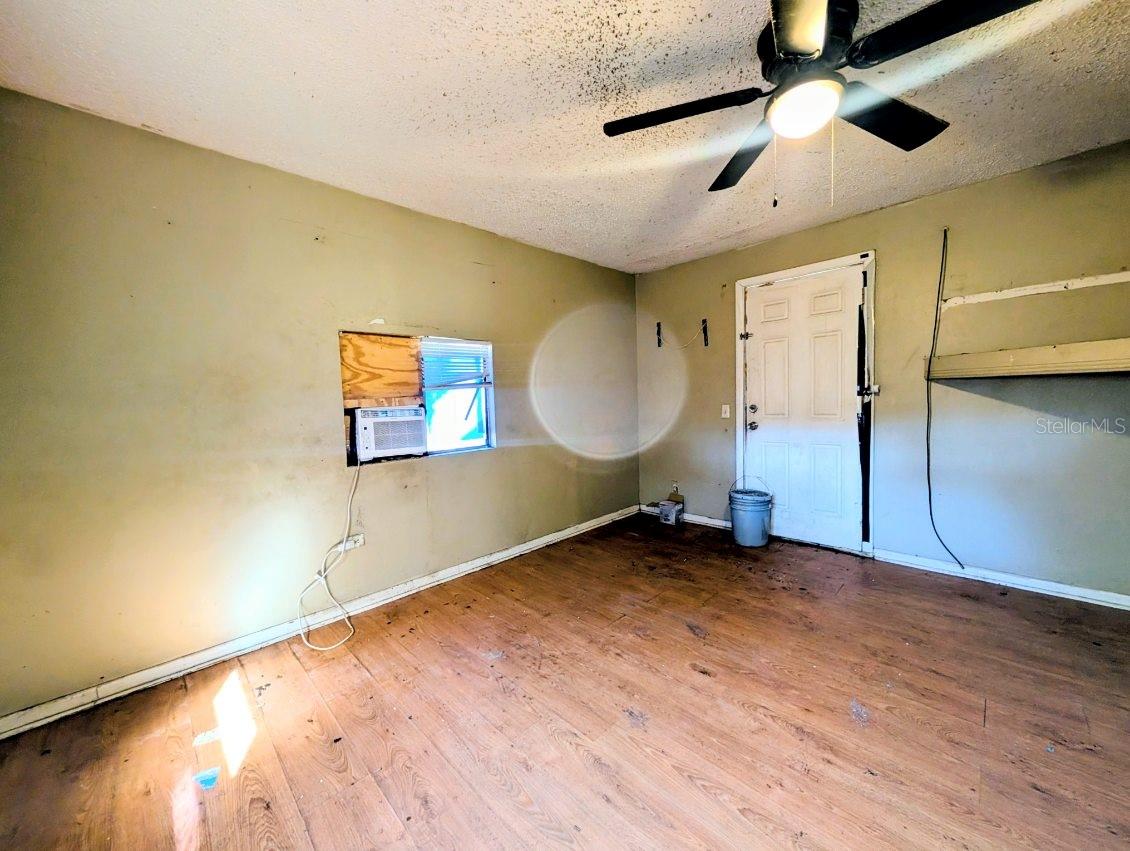 Image 19 of 35 For 4115 Fairfield Avenue S