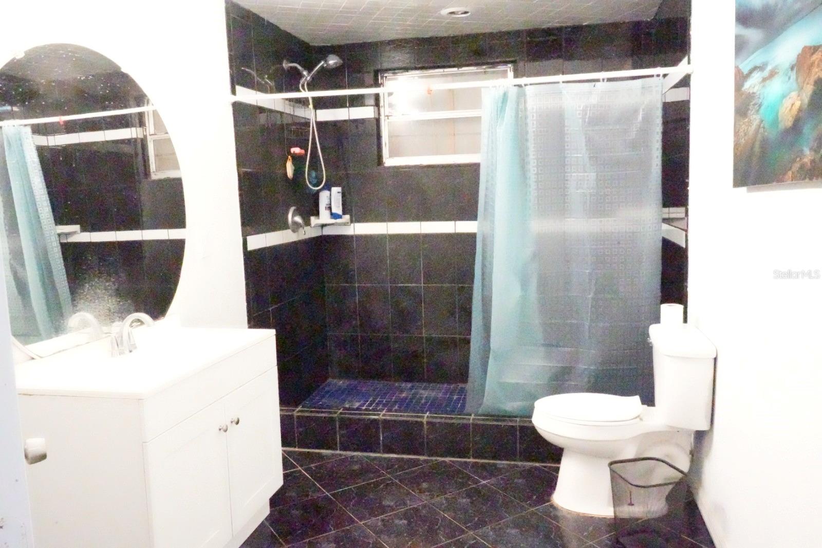 Listing photo id 8 for 7040 Lumberton Road