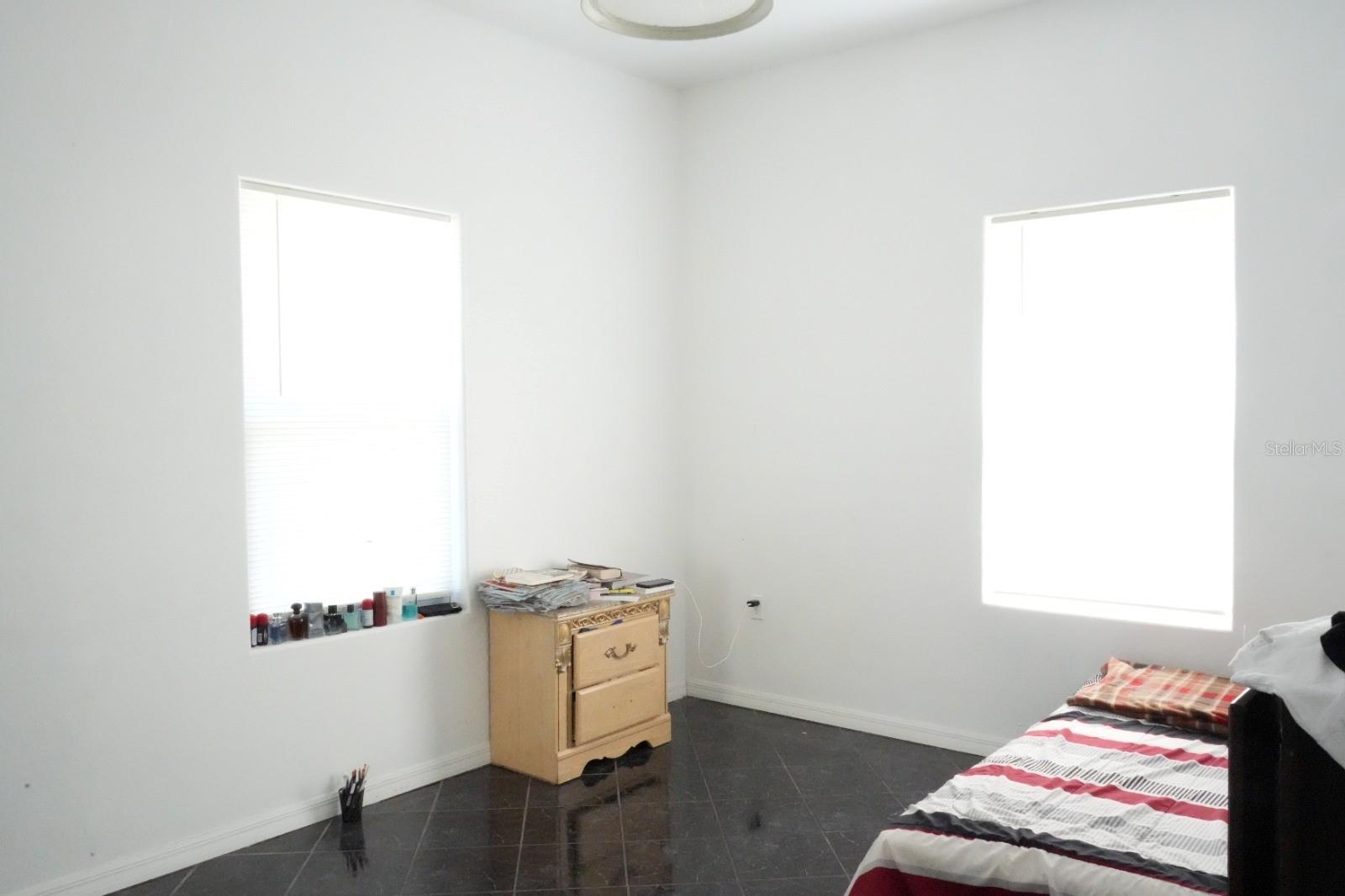 Listing photo id 11 for 7040 Lumberton Road