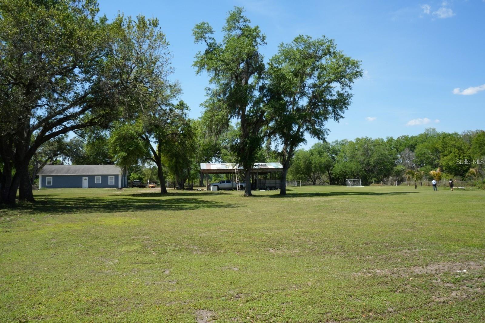 Listing photo id 26 for 7040 Lumberton Road