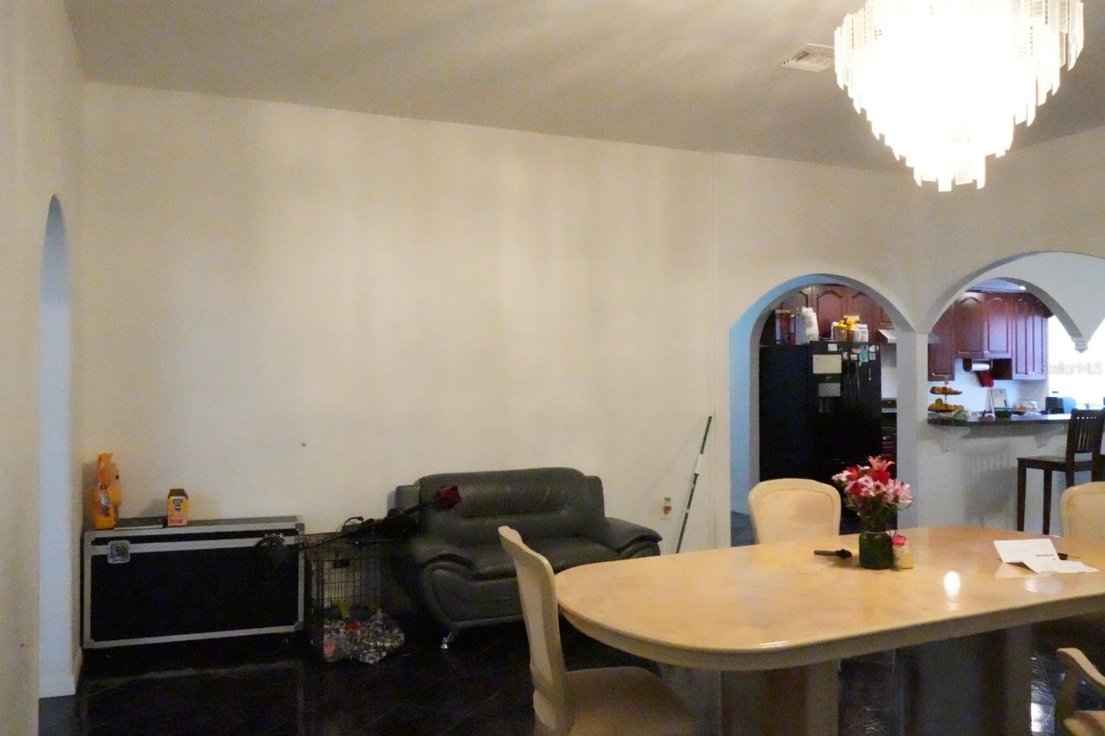 Listing photo id 2 for 7040 Lumberton Road